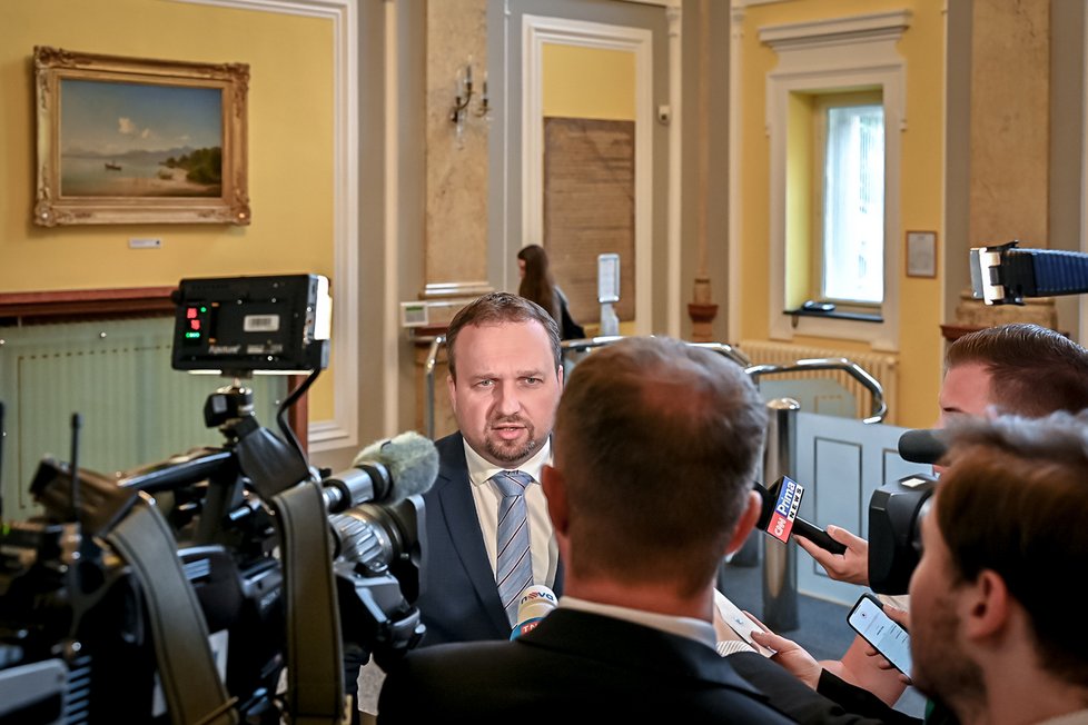 Ministr práce a sociálních věcí M. Jurečka na jednání vlády, 31. srpna 2022.