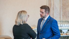 Jednání vlády: Ministr vnitra Vít Rakušan (STAN) a ministryně obrany Jana Černochová (ODS) (22.3.2023)
