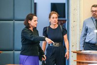 Nová ministryně poprvé na vládě: Decroix hned dostala další funkci. A Fiala další změny nechystá