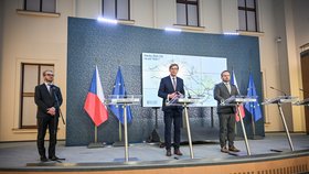 Jednání vlády: Ministr dopravy Martin Kupka (ODS) a ministr práce a sociálních věcí Marian Jurečka (KDU-ČSL) na tiskové konferenci (15. 3. 2023)