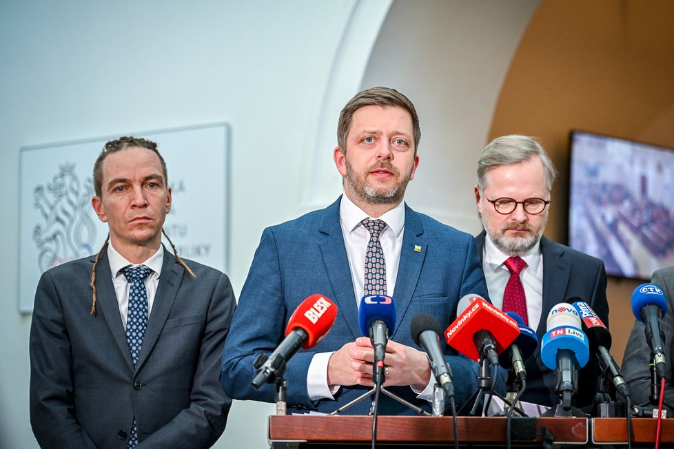 Jednání vlády: Ministr pro místní rozvoj Ivan Bartoš (Piráti), ministr vnitra Vít Rakušan (STAN) a premiér Petr Fiala (ODS) (01.03.2023)