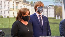Vláda o koronaviru: Alena Schillerová a Adam Vojtěch (24.4.2020)
