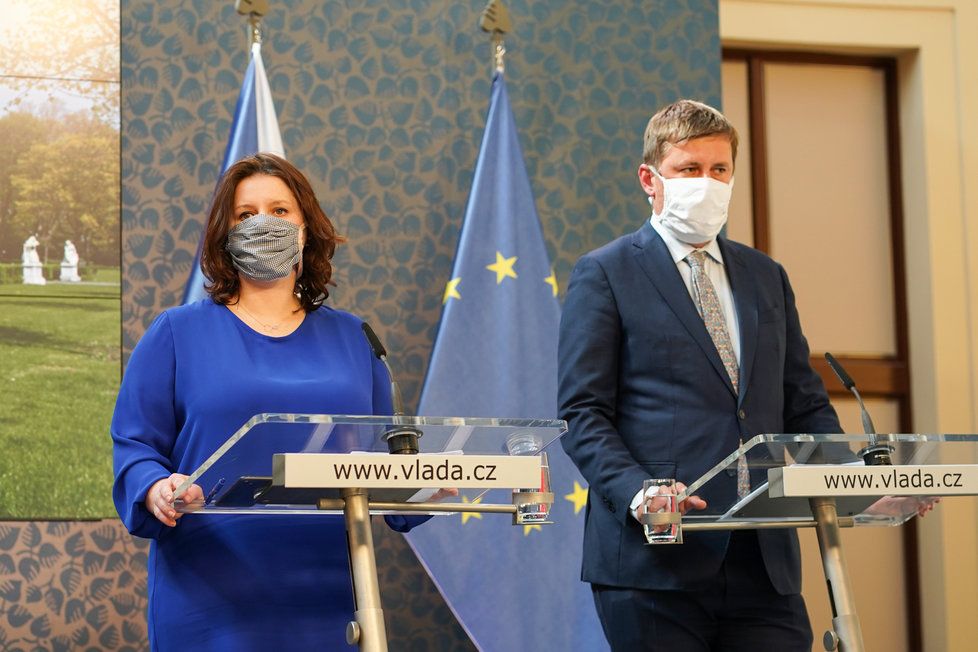 Vláda o koronaviru: Jana Maláčová a Tomáš Petříček (24. 4. 2020)