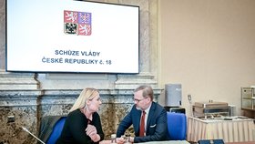 Jednání vlády: Jana Černochová a Petr Fiala (27. 4. 2022)