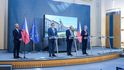 Jednání vlády: Premiér Petr Fiala s ministry Stanjurou a Síkelou (23.8.2023)