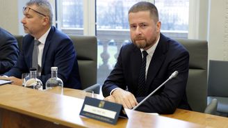 Aleš Michl se tváří jako protiinflační dravec, ale v ČNB přes rostoucí ceny stále panuje selanka Aleš Michl se tváří jako protiinflační dravec, ale v ČNB přes rostoucí ceny stále panuje selanka