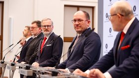 Fialova vláda rozhodla o podání demise (6.11.2025)