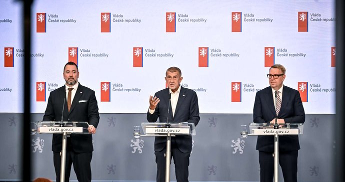 Jednání vlády: Červený, Babiš a Juchelka na tiskovce (7.9.2026)