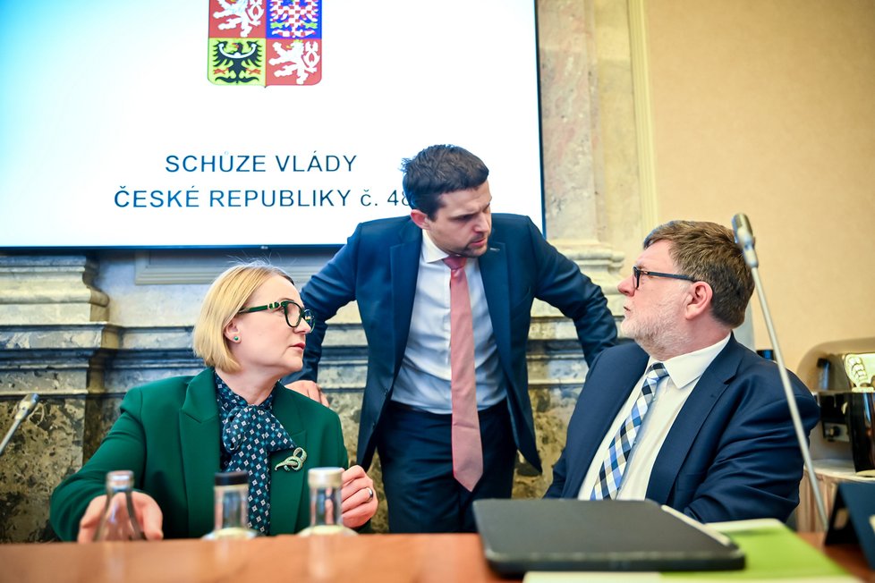 Jednání vlády 20. 12. 2023: Jana Černochová a Zbyněk Stanjura