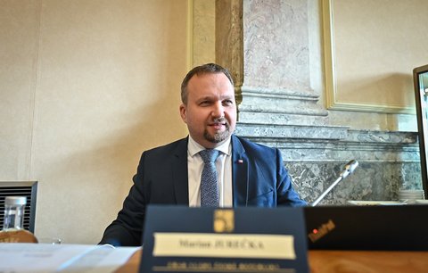 Důchodová reforma už má „jízdní řád“: Kdy u Jurečky počítají s revolucí v penzích?