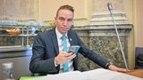 Potíže Bartošova ministerstva: Přijde o miliardu z evropských peněz?! Digitalizace dle studie vázne