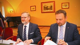 Výjezdní zasedání vlády na zámku Štiřín: Petr Fiala a Marian Jurečka (duben 2022)