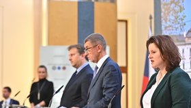 Andrej Babiš s ministry Janem Kněžínkem a Janou Maláčovou po jednání vlády