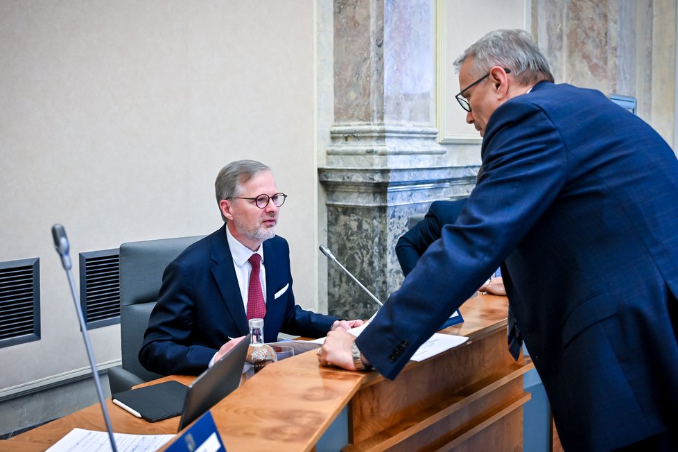Jednání vlády: Petr Fiala a Martin Dvořák (duben 2024)