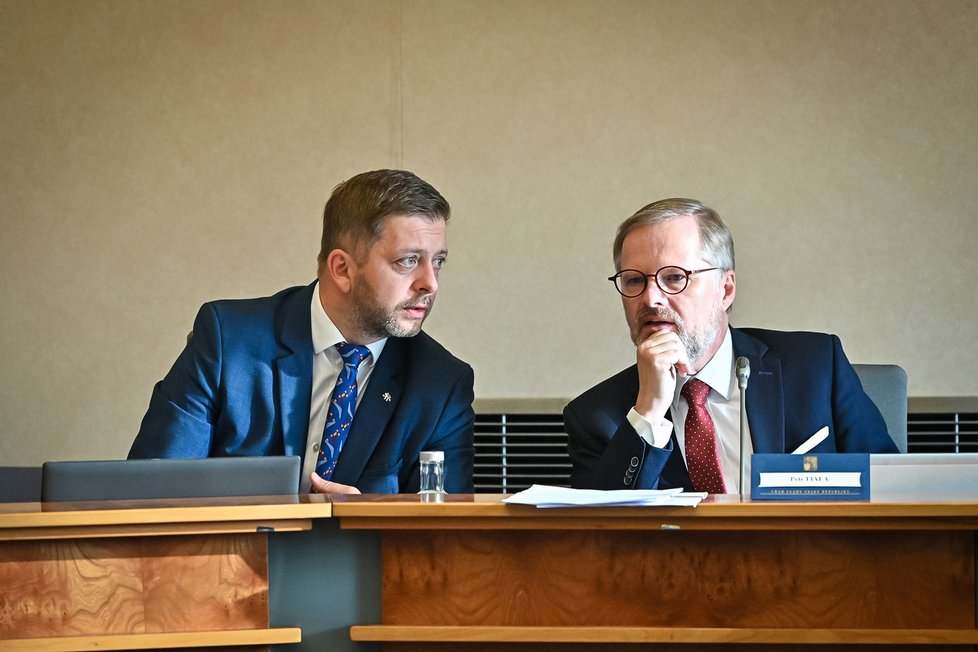 Jednání vlády: Ministr vnitra Vít Rakušan (STAN) a premiér Petr Fiala (ODS)  (19.10.2022)