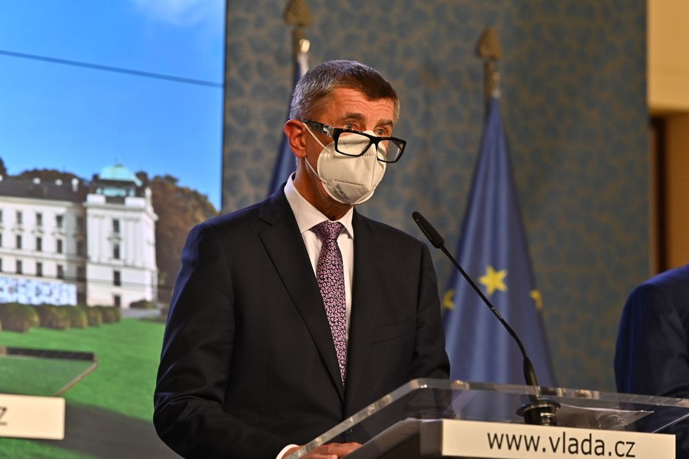 Vláda zpřísnila koronavirová opatření: Premiér Babiš na tiskovce (12.10.2020)