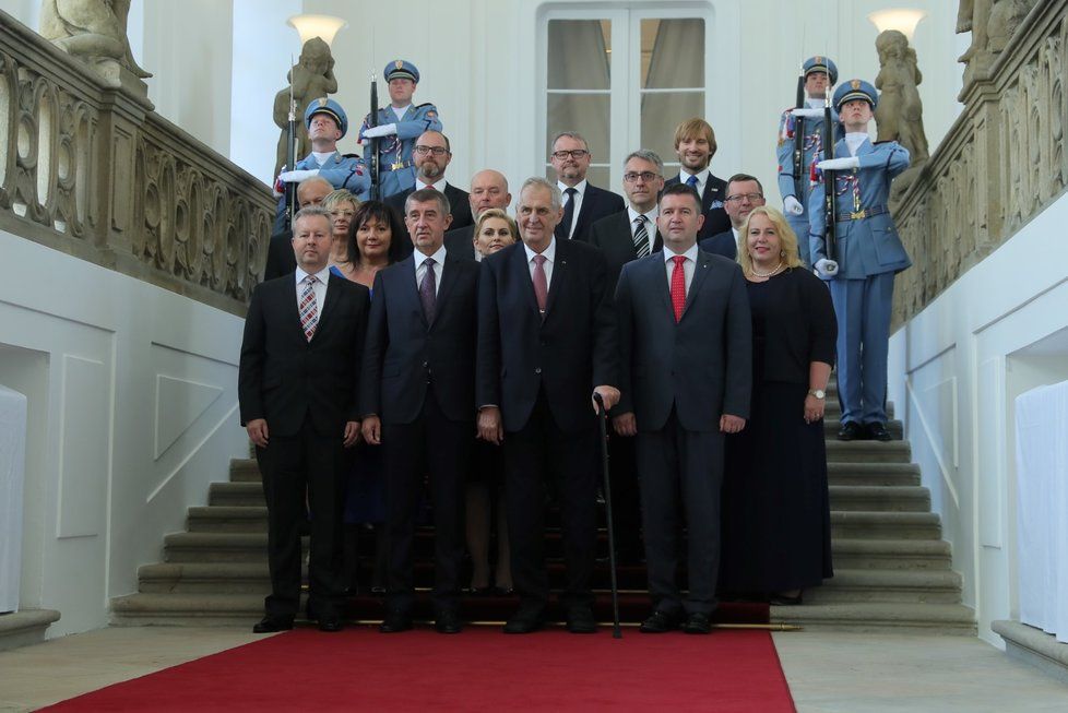Druhou vládu Andreje Babiše jmenoval prezident Miloš Zeman 27. 6. 2018