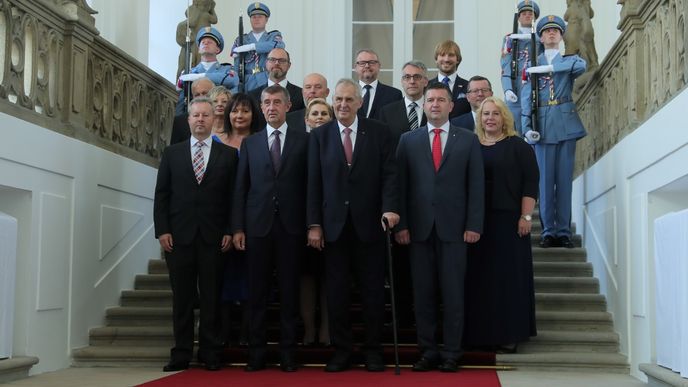 Druhou vládu Andreje Babiše jmenoval prezident Miloš Zeman 27. 6. 2018