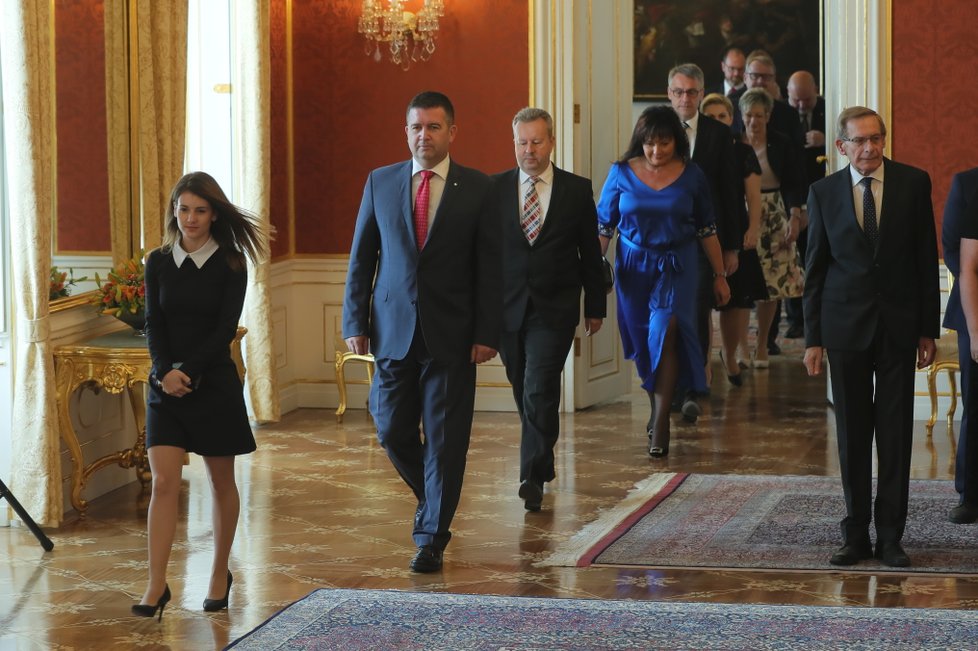 Prezident Miloš Zeman jmenuje vládu premiéra Andreje Babiše (27. 6. 2018).