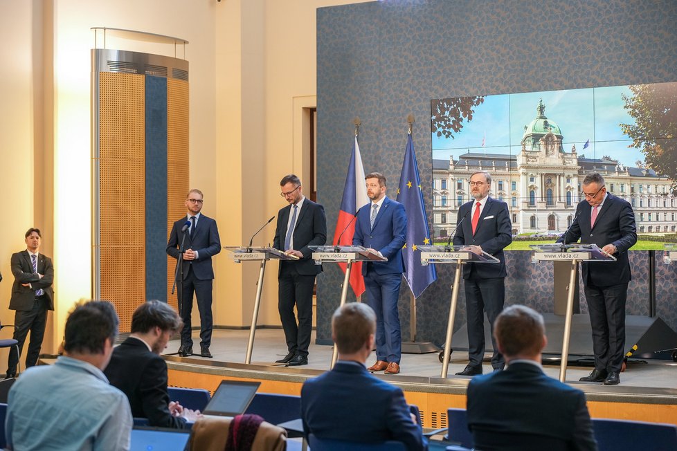 Jednání vlády: Ministři Zdeněk Nekula (KDU-ČSL), Vít Rakušan (STAN), premiér Petr Fiala (ODS) a ministr Jozef Síkela (za STAN) (22.3.2023)