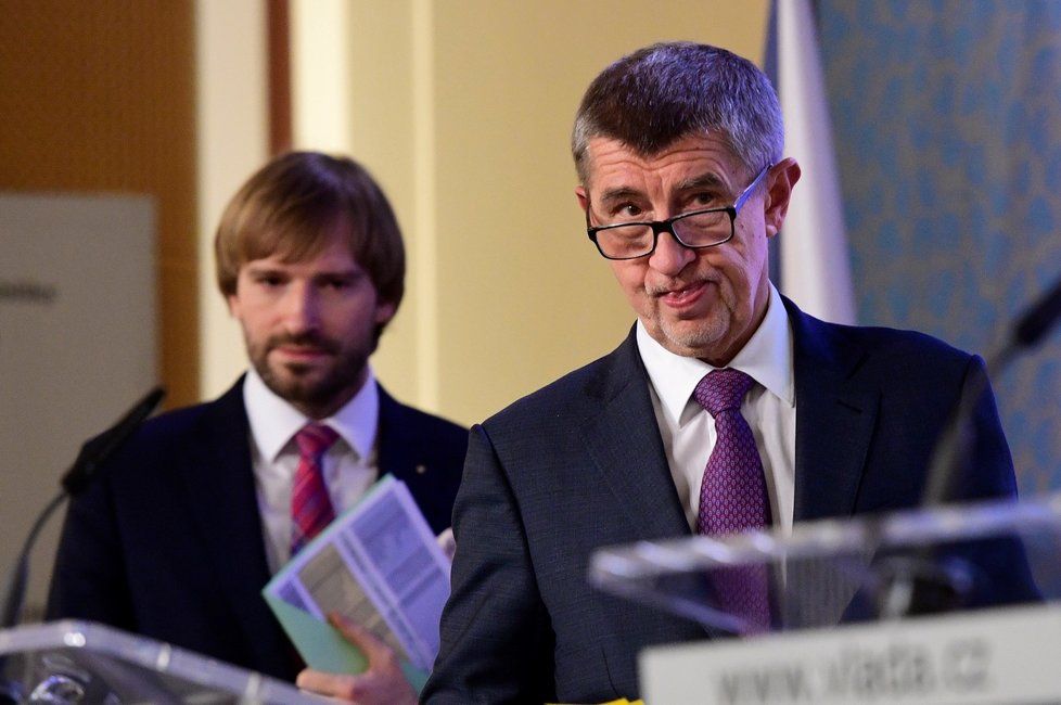 Premiér Andrej Babiš a ministr zdravotnictví Adam Vojtěch