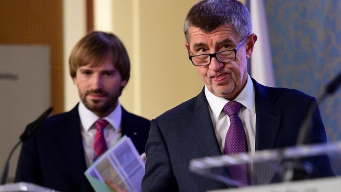 Premiér Andrej Babiš a teď už bývalý ministr zdravotnictví Adam Vojtěch