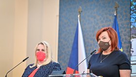 Vládní tiskovka: Klára Dostálová a Alena Schillerová (26.4.2021)