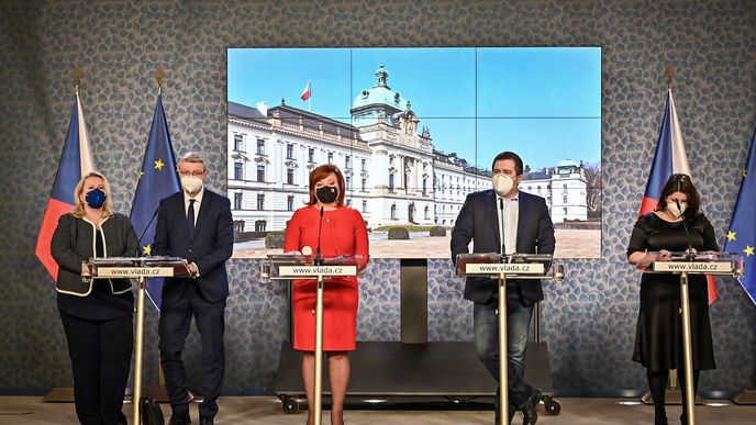 Jednání vlády: Ministři Dostálová, Havlíček, Schillerová, Hamáček a Maláčová (1.3.2021) Jednání vlády: Ministři Dostálová, Havlíček, Schillerová, Hamáček a Maláčová (1.3.2021)