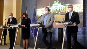 Tisková konference po jednání vlády (22. 2. 2021): Zleva Jan Blatný (za ANO), Alena Schillerová (za ANO), Jan Hamáček (ČSSD) a Karel Havlíček (za ANO)