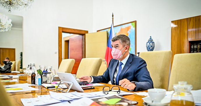 Premiér Andrej Babiš (ANO) na jednání vlády (21. 12. 2020)
