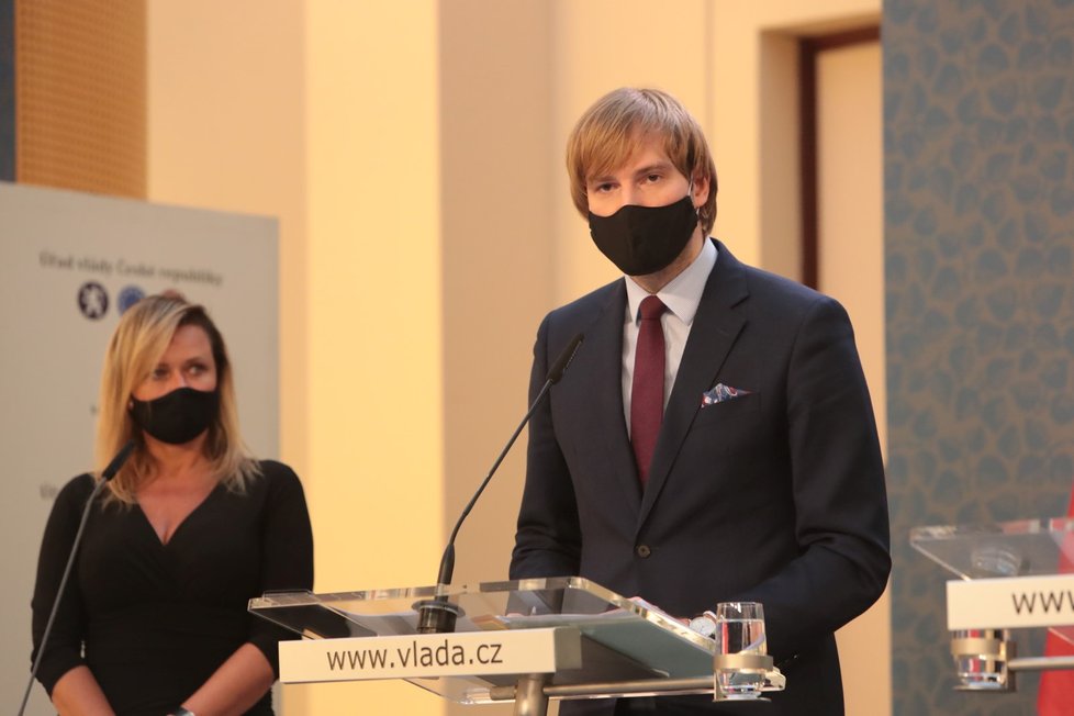 Jednání vlády o koronaviru 25. května 2020: Adam Vojtěch (za ANO)