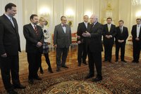 Vláda přežije, naznačil Klaus