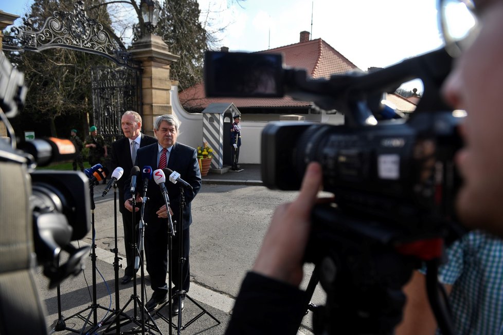 Daně, důchody, mzdy a obecné referendum. Sporné body, které musí KSČM a ANO kvůli fungování nové vlády eventuelně vyřešit