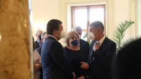 Vláda Andreje Babiše (ANO) na obědě u prezidenta Miloše Zemana (28. 6. 2021): Zleva Jan Hamáček, Alena Schillerová a Andrej Babiš