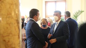 Vláda Andreje Babiše (ANO) na obědě u prezidenta Miloše Zemana (28. 6. 2021): Zleva Jan Hamáček, Alena Schillerová a Andrej Babiš.