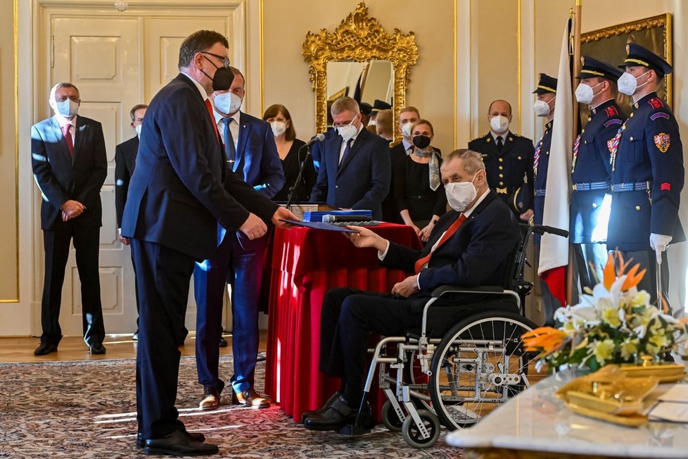 Prezident Miloš Zeman jmenoval na zámku v Lánech první vládu Petra Fialy (ODS; 17. 12. 2021).