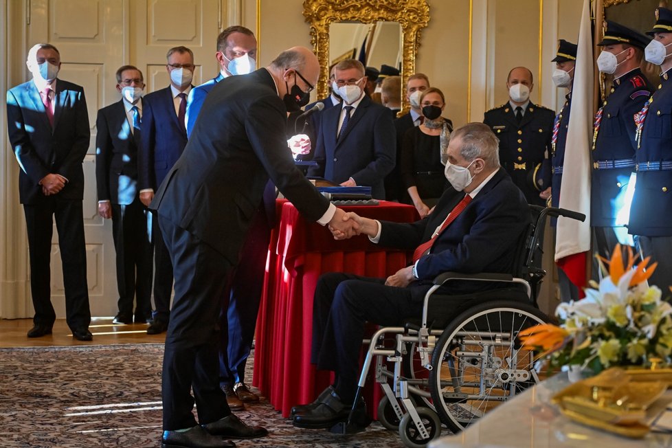 Prezident Miloš Zeman jmenoval na zámku v Lánech první vládu Petra Fialy (ODS) (17. 12. 2021)