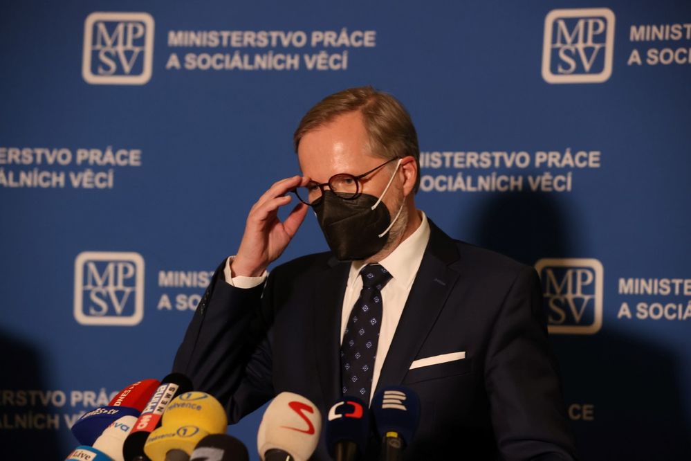Premiér Petr Fiala na tiskové konferenci poté, co uvedl do funkce ministra práce a sociálních věcí Mariana Jurečku.