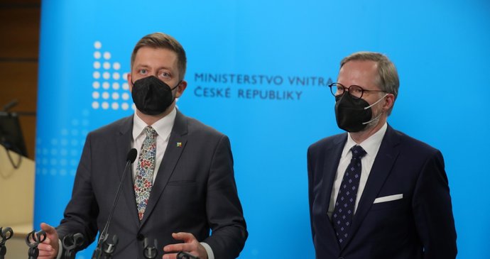 Premiér Petr Fiala na tiskové konferenci poté, co uvedl do funkce ministra vnitra Víta Rakušana (17.12.2021)