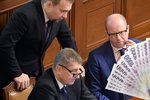 Politika 2017: Triumf Babiše, boj Sobotky a víc peněz pro Zemana a spol.