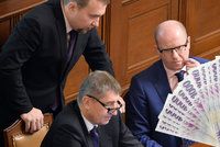 Politika 2017: Triumf Babiše, boj Sobotky a víc peněz pro Zemana a spol.