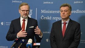 Premiér Petr Fiala (ODS) s ministrem spravedlnosti Pavlem Blažkem. (30.1.2023)