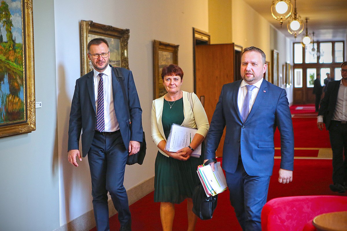 Zasedání vlády k sankčnímu zákonu i k energetickému tarifu (22.6.2022)