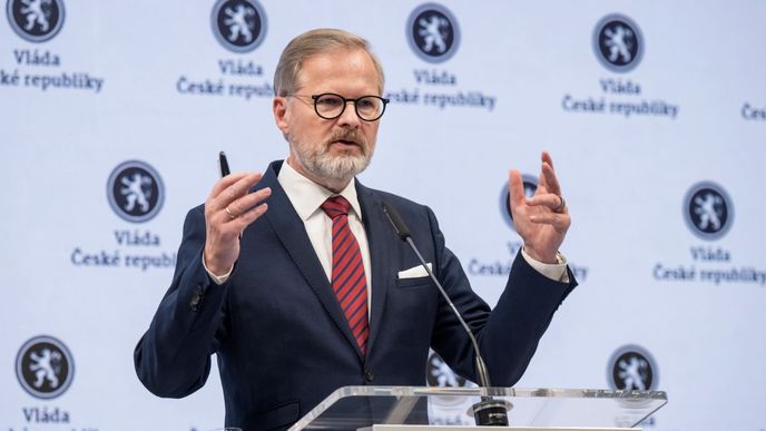 Teď je první chvíle, kdy máme rozpočet komu poslat. Původní návrh byl běžně dostupný na sněmovním webu, nová vládní většina ho mohla studovat,“ říká končící premiér Petr Fiala. Teď je první chvíle, kdy máme rozpočet komu poslat. Původní návrh byl běžně dostupný na sněmovním webu, nová vládní většina ho mohla studovat,“ říká končící premiér Petr Fiala.