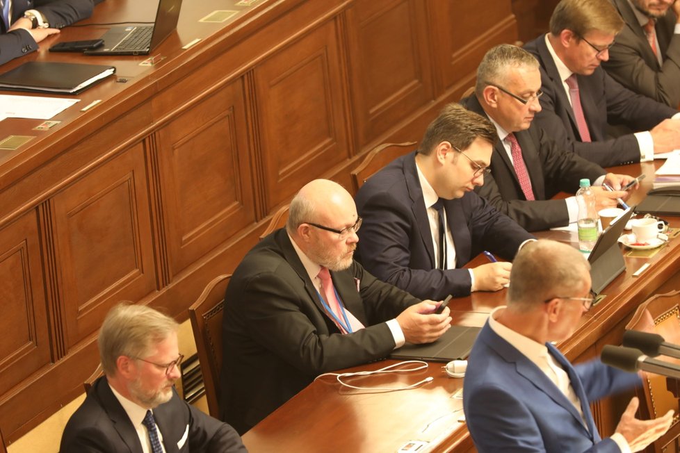 Ministr zdravotnictví Vlastimil Válek (TOP09) ve Sněmovně