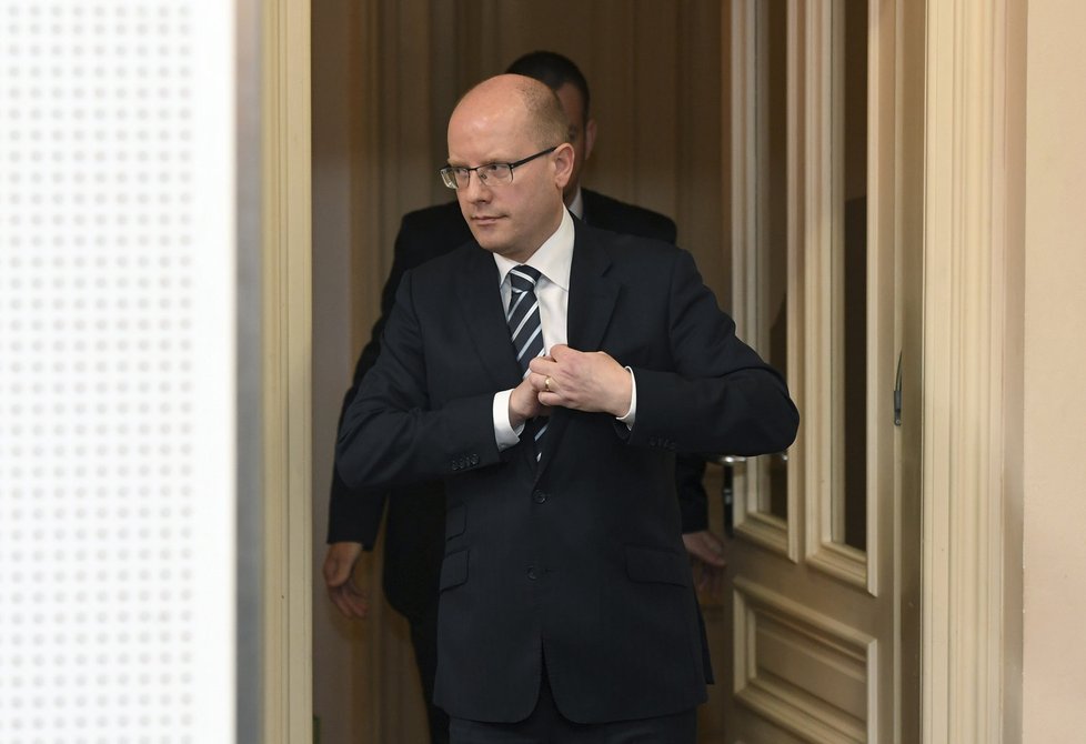 Premiér Bohuslav Sobotka (ČSSD) po jednání, na kterém odmítl Alenu Schillerovou jako ministryni financí
