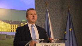 Ministr životního prostředí Richard Brabec (ANO) na  tiskové konferenci na Úřadě vlády (9.12.2019)