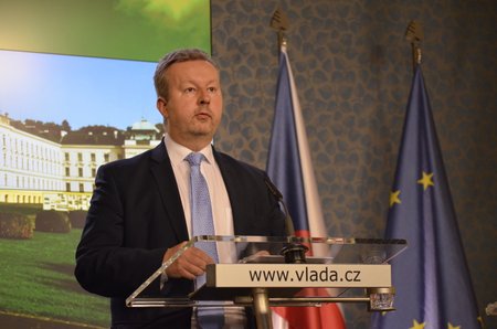 Ministr životního prostředí Richard Brabec (ANO) na  tiskové konferenci na Úřadě vlády (9.12.2019)