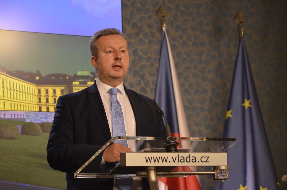 Ministr životního prostředí Richard Brabec (ANO) na  tiskové konferenci na Úřadě vlády (9. 12. 2019)