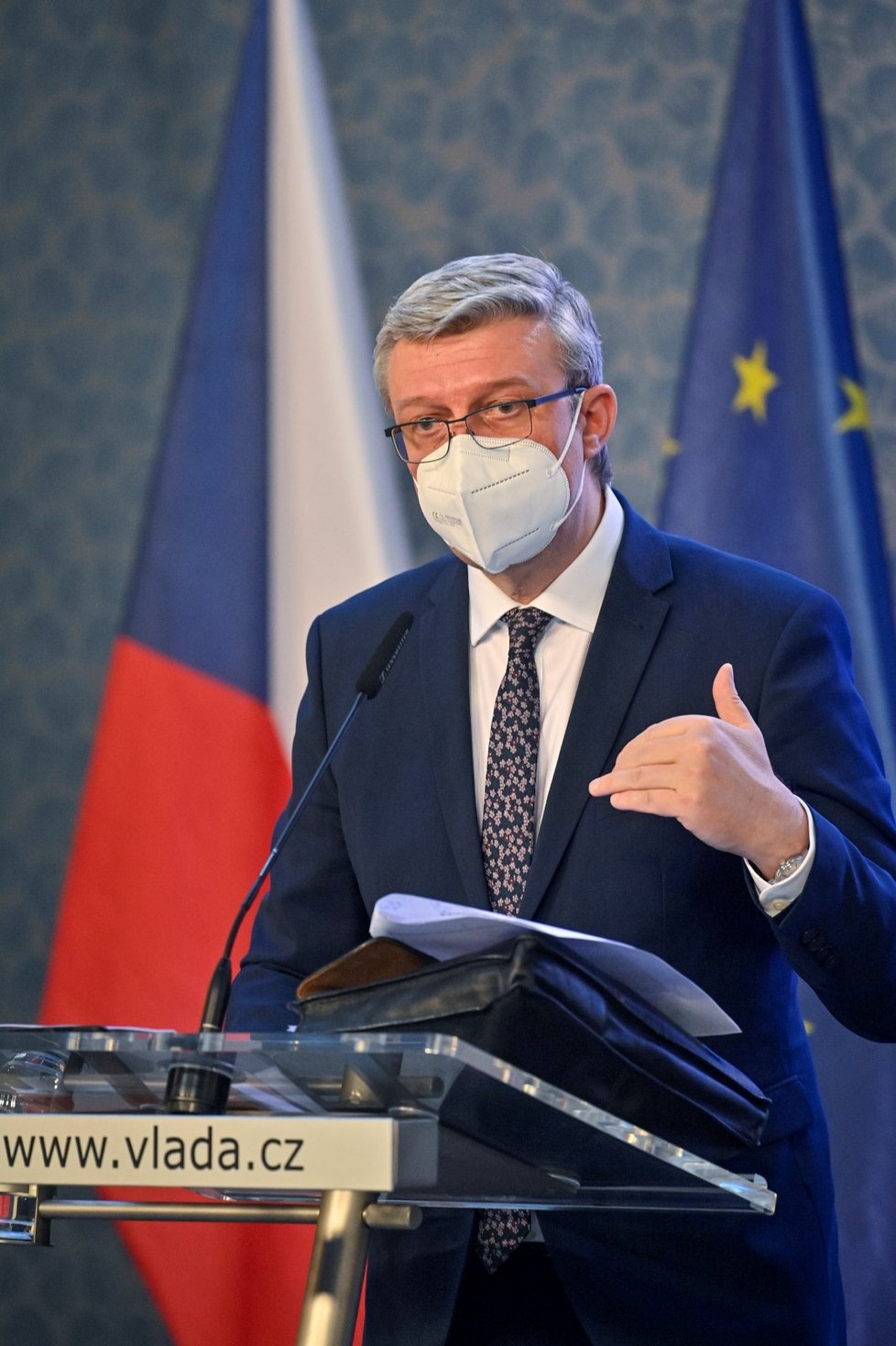 Ministr průmyslu a obchodu a ministr dopravy Karel Havlíček (za ANO) vystoupil na tiskové konferenci po schůzi vlády (22. 3. 2021) Ministr průmyslu a obchodu a ministr dopravy Karel Havlíček (za ANO) vystoupil na tiskové konferenci po schůzi vlády (22. 3. 2021)